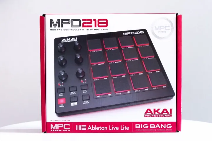 MPD 218 AKAI pad controladora / NOVO