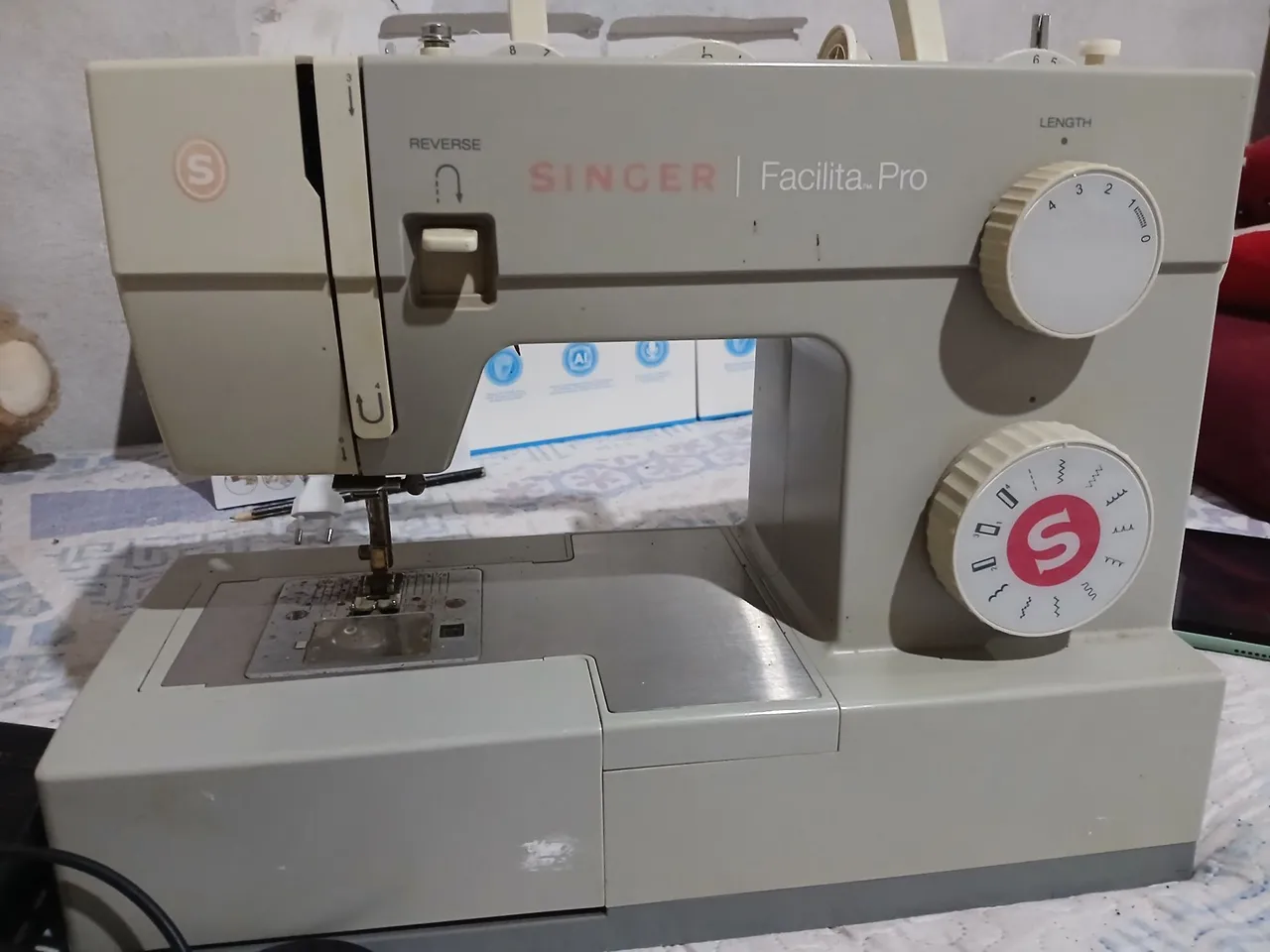 Máquina de costura singer Facilita pro
