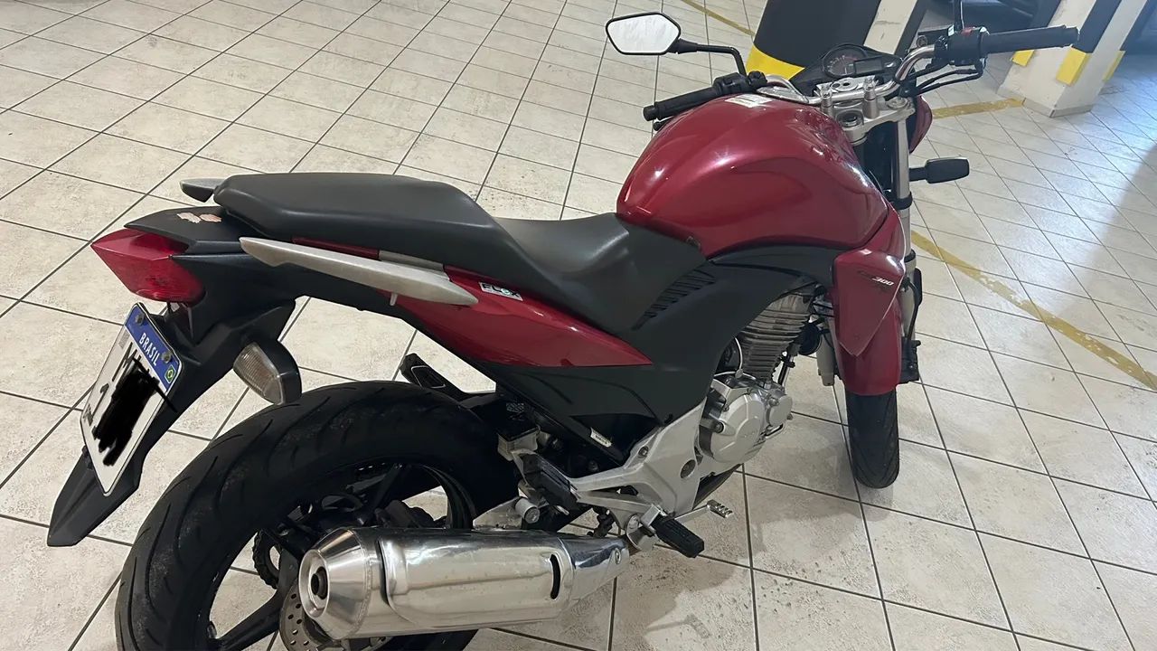 Honda CB 300R 2013