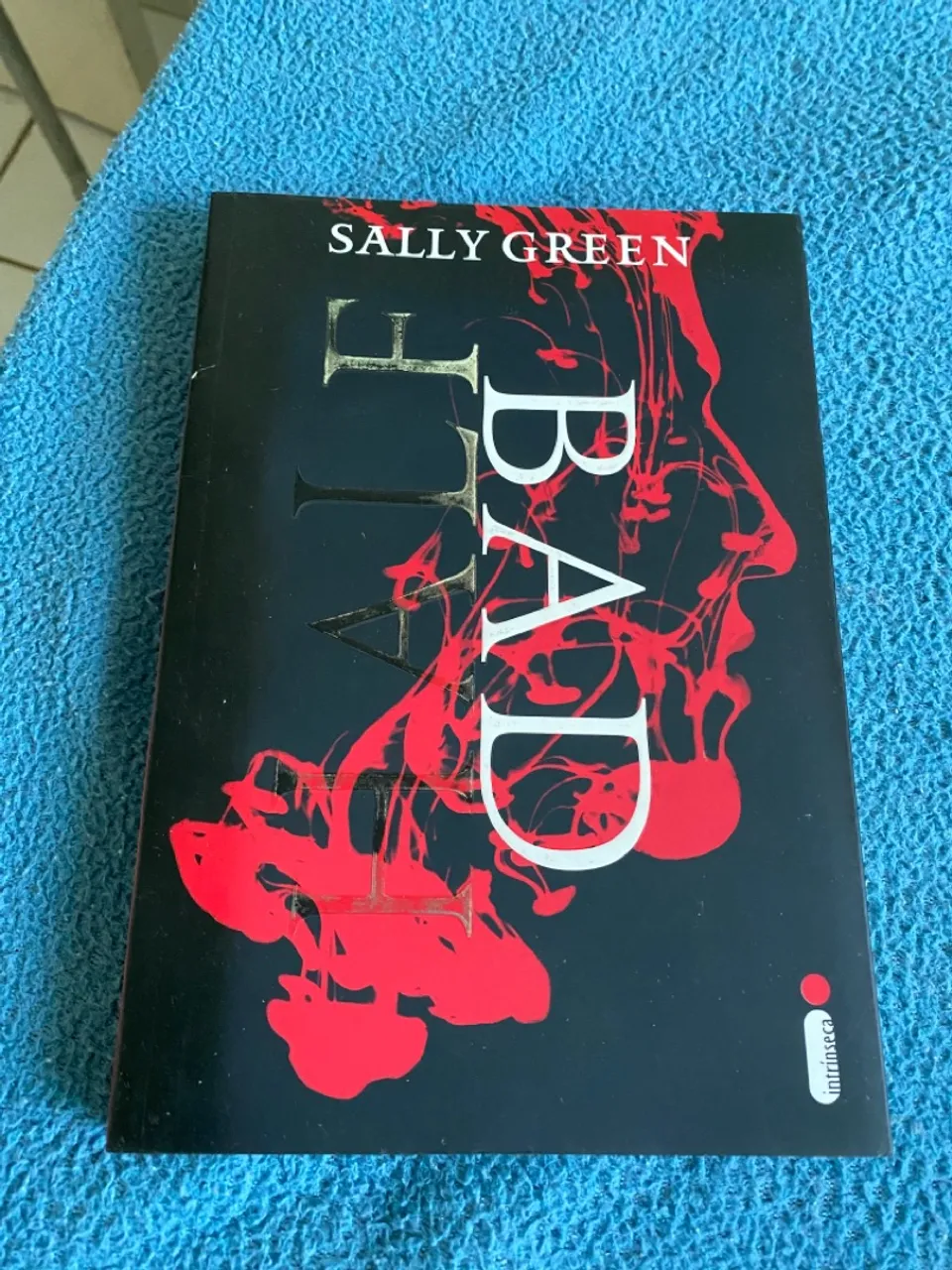 Livro Stay Bad - Sally Green