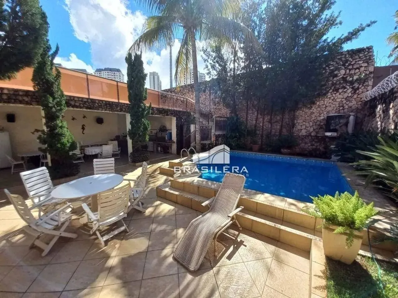 Sobrado com 4 dormitórios à venda, 512 m² por R$ 2.000.000,00 - Setor Nova Suiça - Goiânia