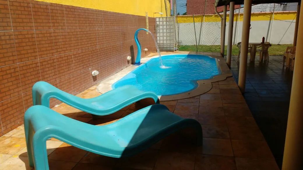 Casa com piscina hidromassagem,área de lazer - Foto 2
