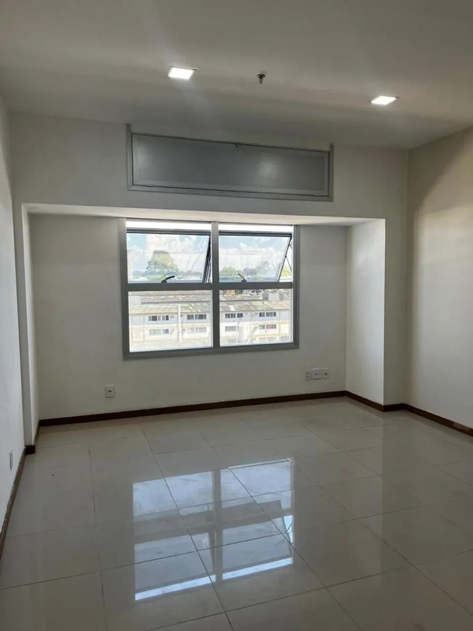 Sala Comercial no Sky-e