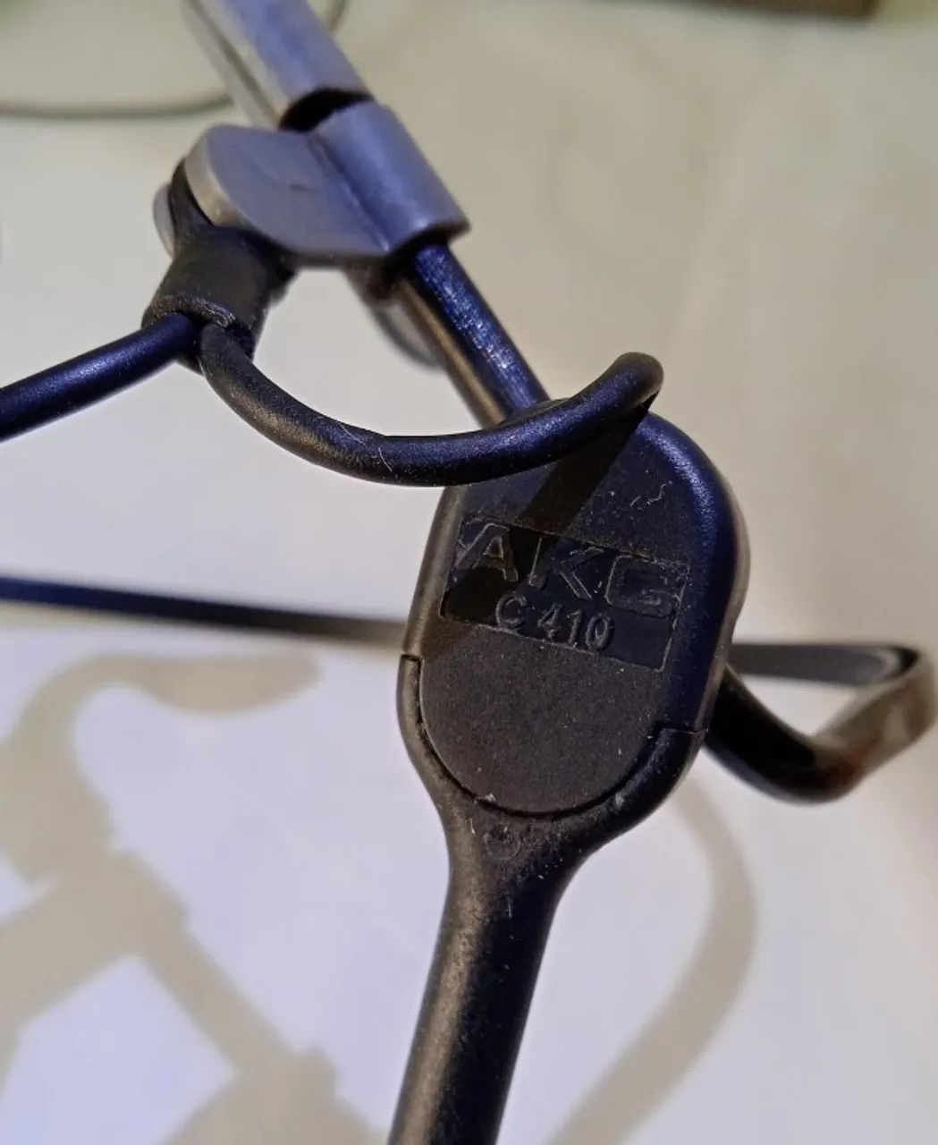 Microfone De  Lapela Akg  C410  Com Fonte N-62e Americano - Foto 3