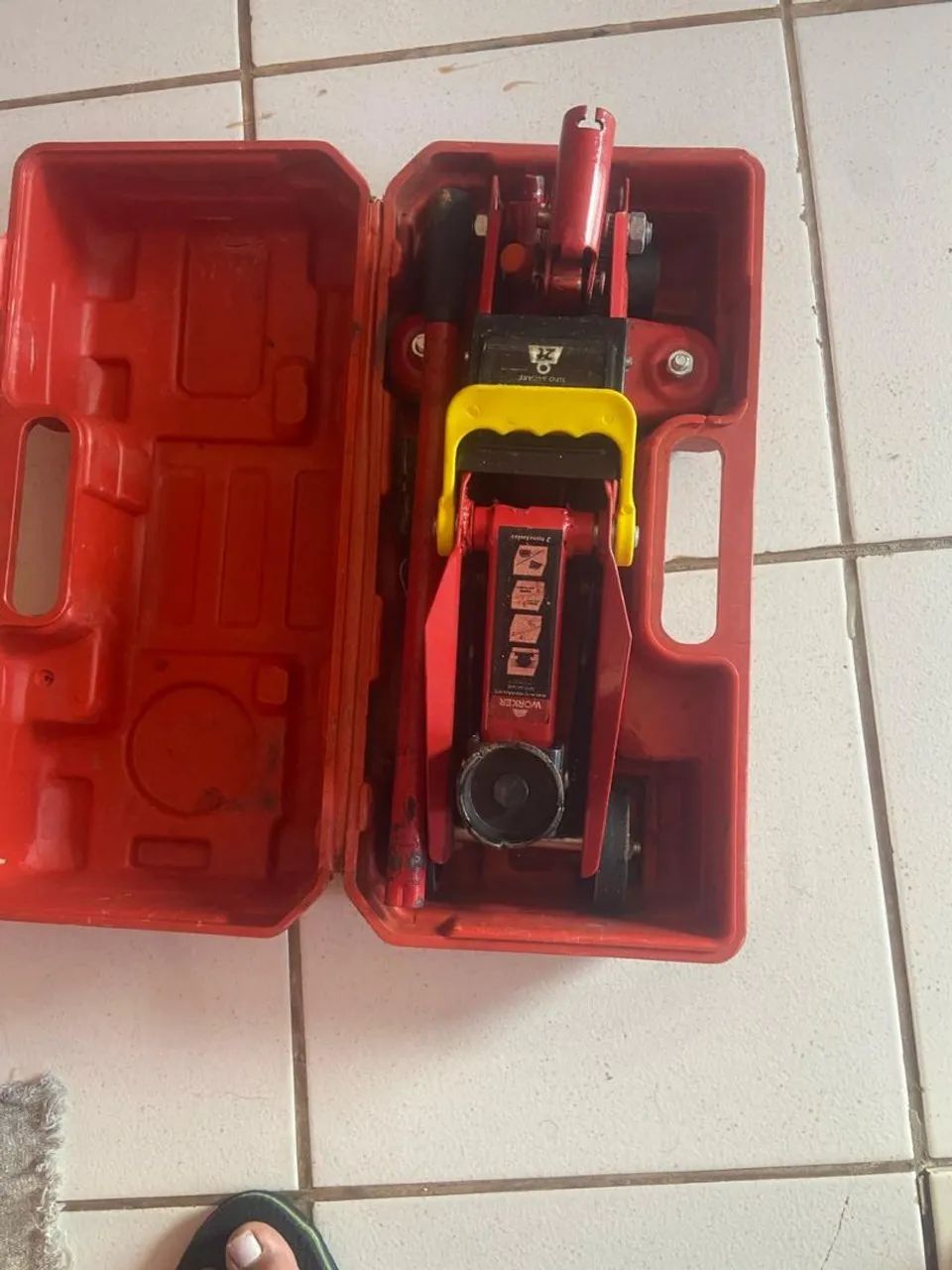 Jogo de macaco de carro com maleta