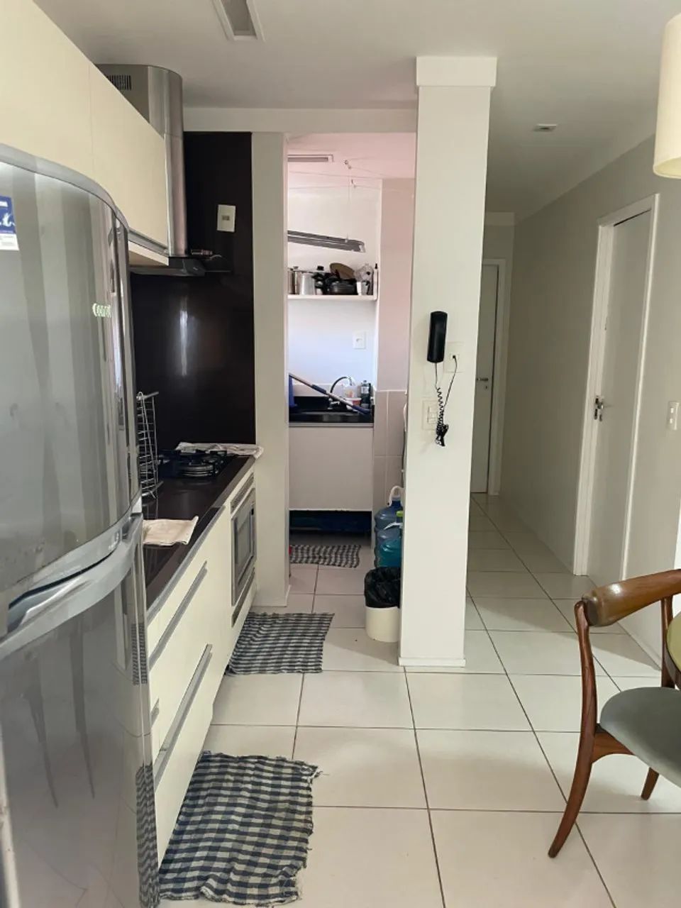 Apto com dois quartos sendo um suíte - Porto das Dunas -72m²