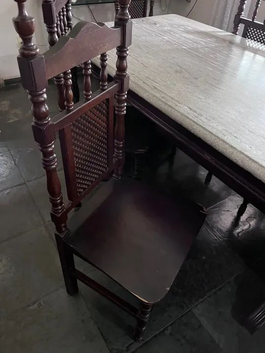 Mesa de Jantar em Madeira Maciça com Tampo de Mármore - Foto 2