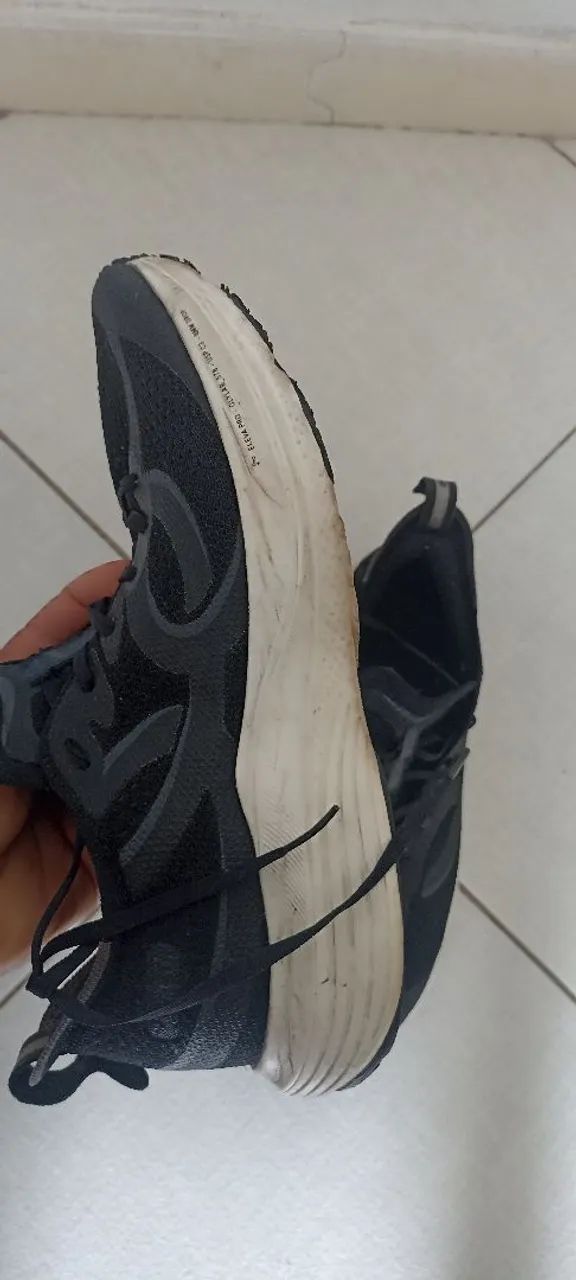 Tênis esportivo preto para atividades físicas - Foto 2