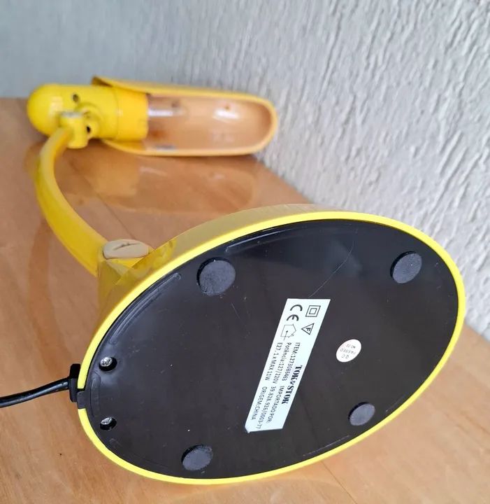 Luminária de Mesa articulada Tok Stok anos 80 funcionando. - Foto 5