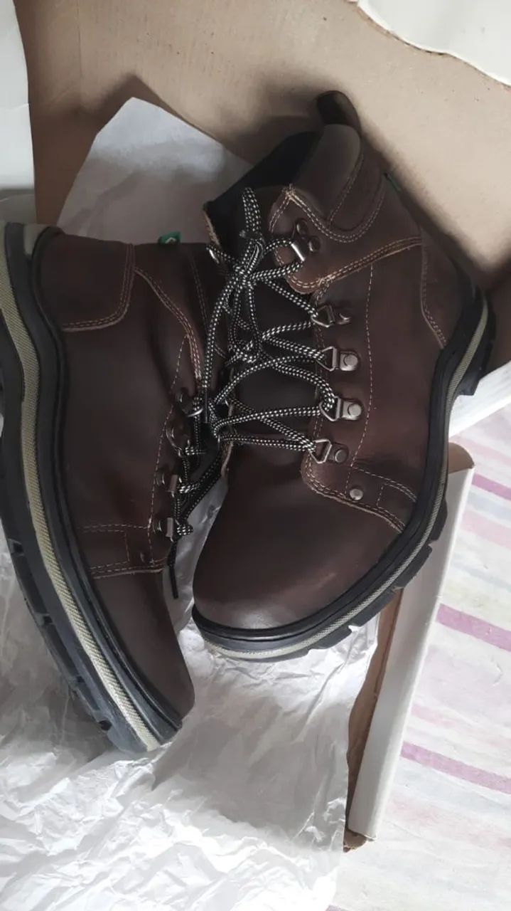 Bota de Couro Legítimo  - TAM 41