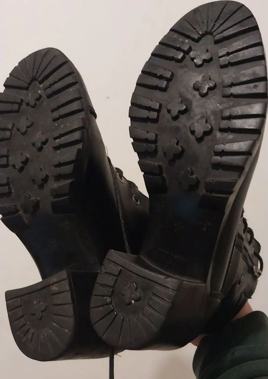 Botas Femininas Tratoradas Cano Curto - Preto - Foto 5