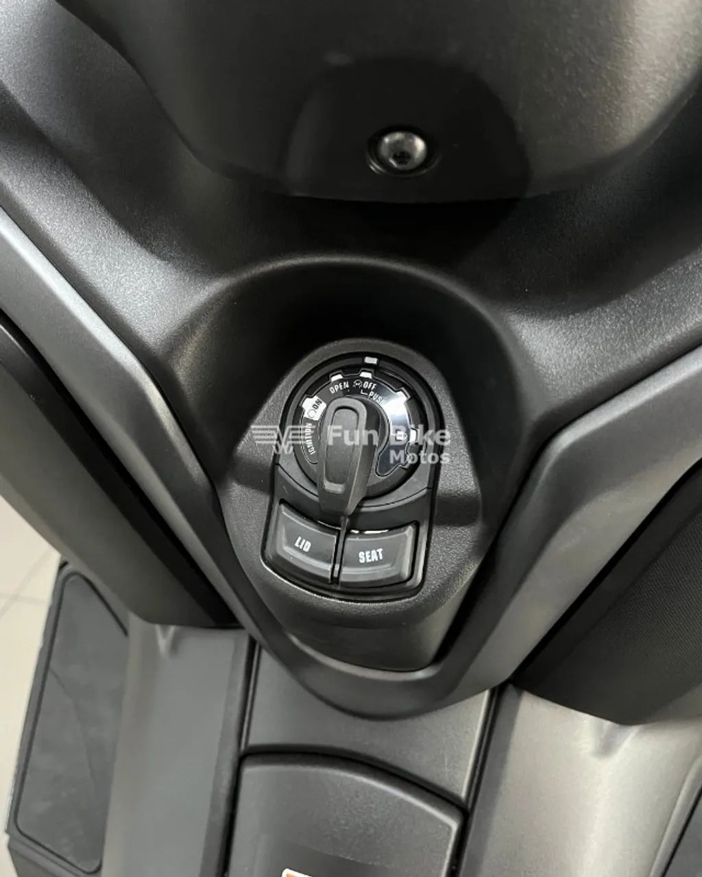 XMAX ABS CONNECTED 300 26/26  - MELHOR CONDIÇÃO DO RIO - ACEITO USADA NA TROCA - Foto 4