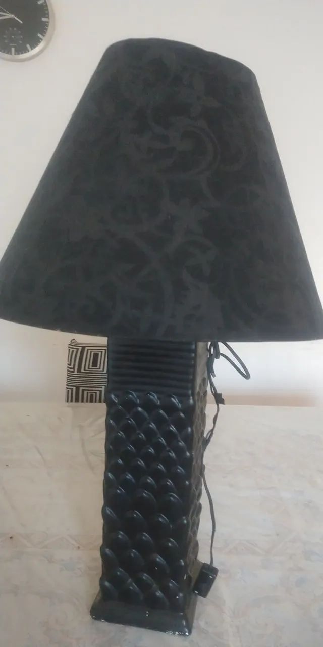 Abajur decorativo preto
