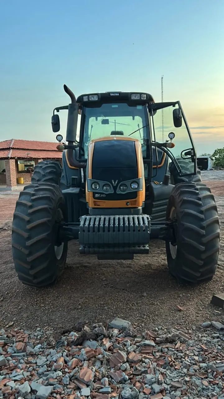 trator valtra Bh210i