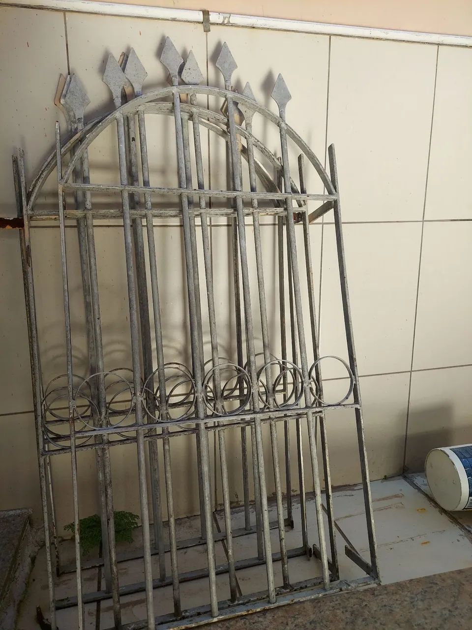 Vendo quatro grades de proteção 