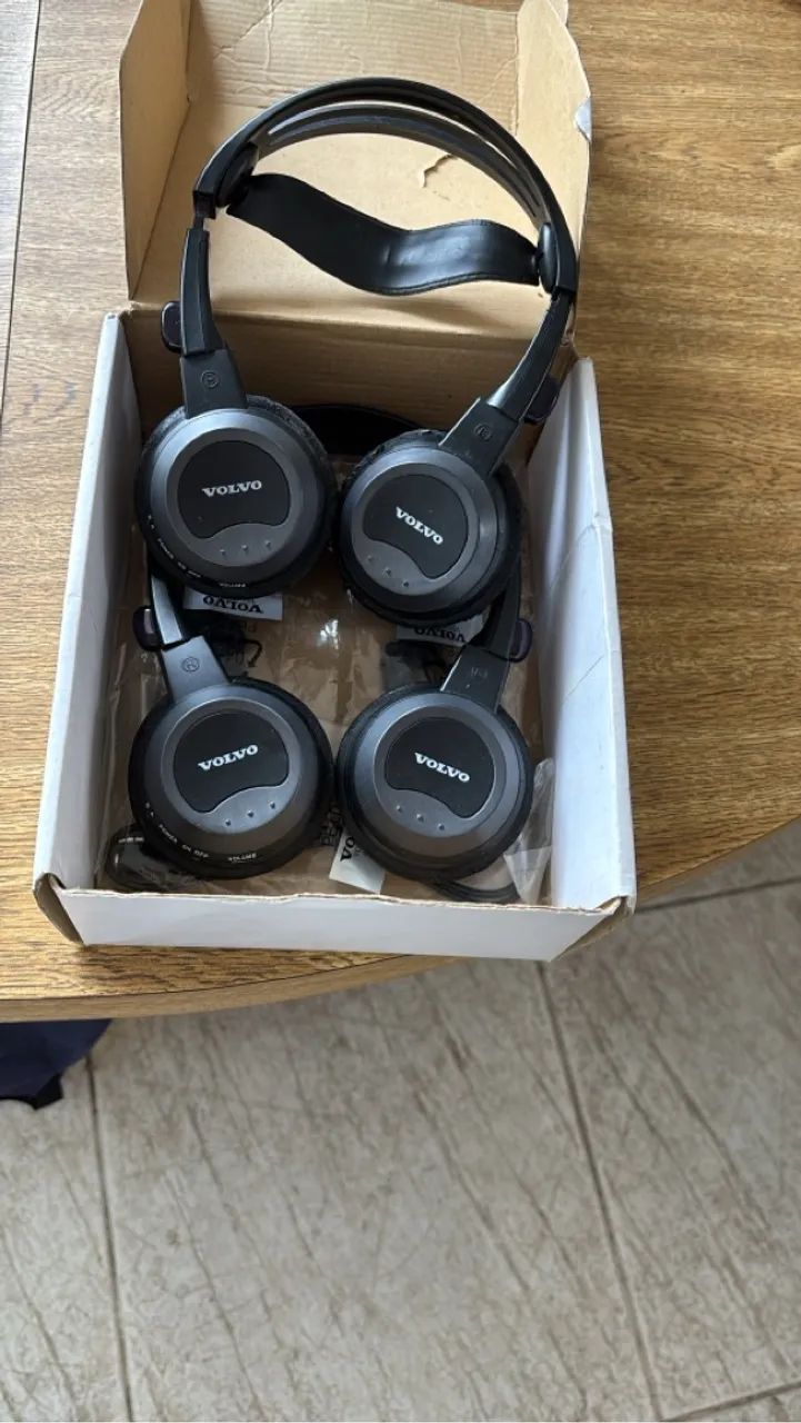 Fones de Ouvido Volvo para Carro - Kit com 4 Unidades