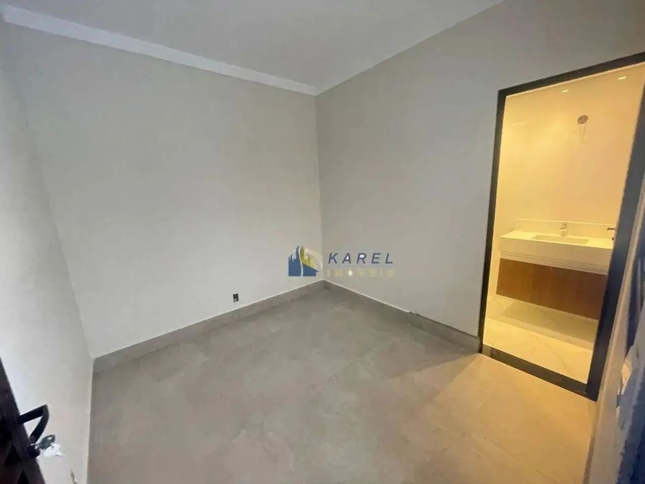CASA TÉRREA NOVA com 4 Suítes, Escritório, Piscina para LOCAÇÃO ou VENDA no CONDOMÍNIO VAL - Foto 4