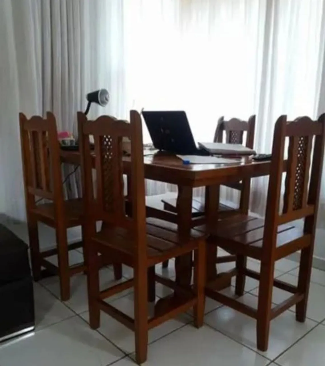 Mesa de Jantar 4 Cadeiras madeira cerejeira