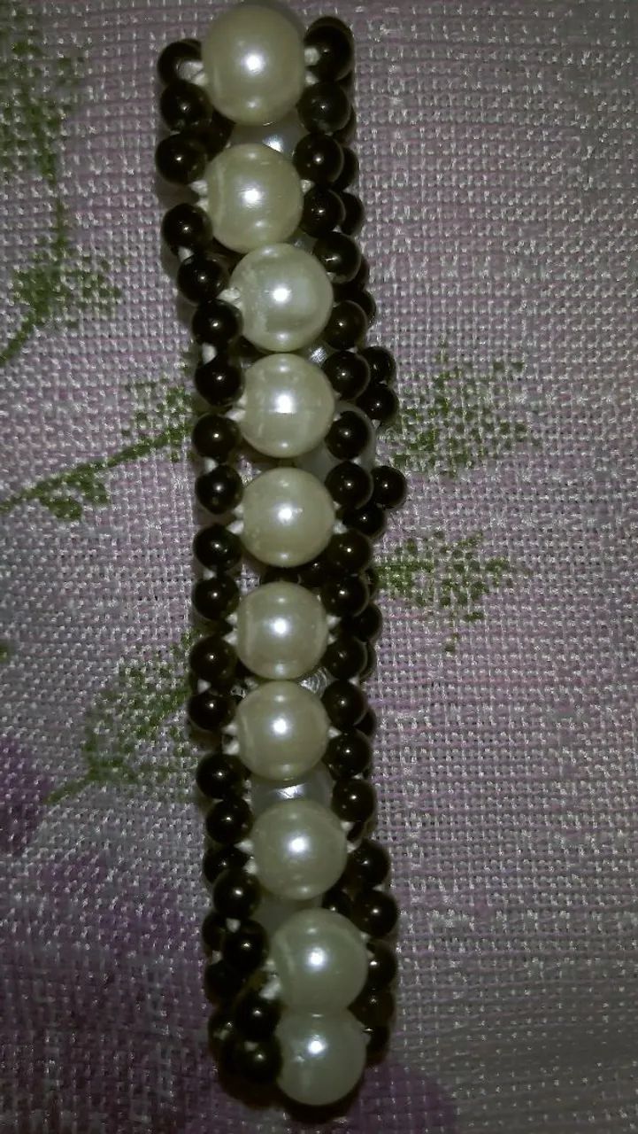 Pulseira de pérolas e preto  - Foto 2