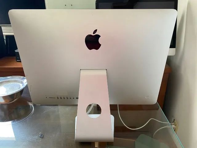 iMac Apple 21,5 polegadas com SSD de 1Tb e 16Gb DDR3 MacOS Sequoia