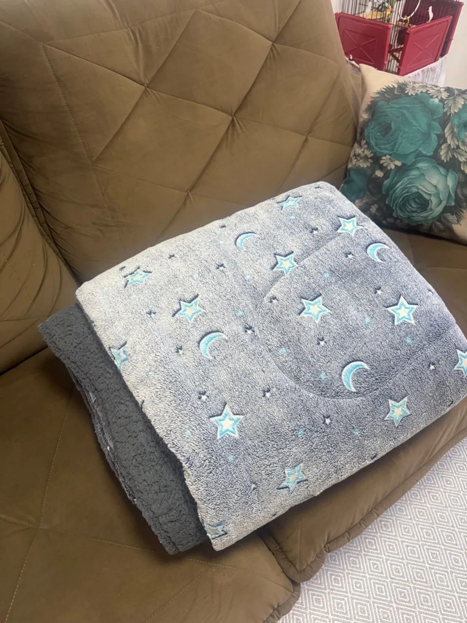 Cobertor Estrelas e Luas - Conforto e Decoração - Foto 4