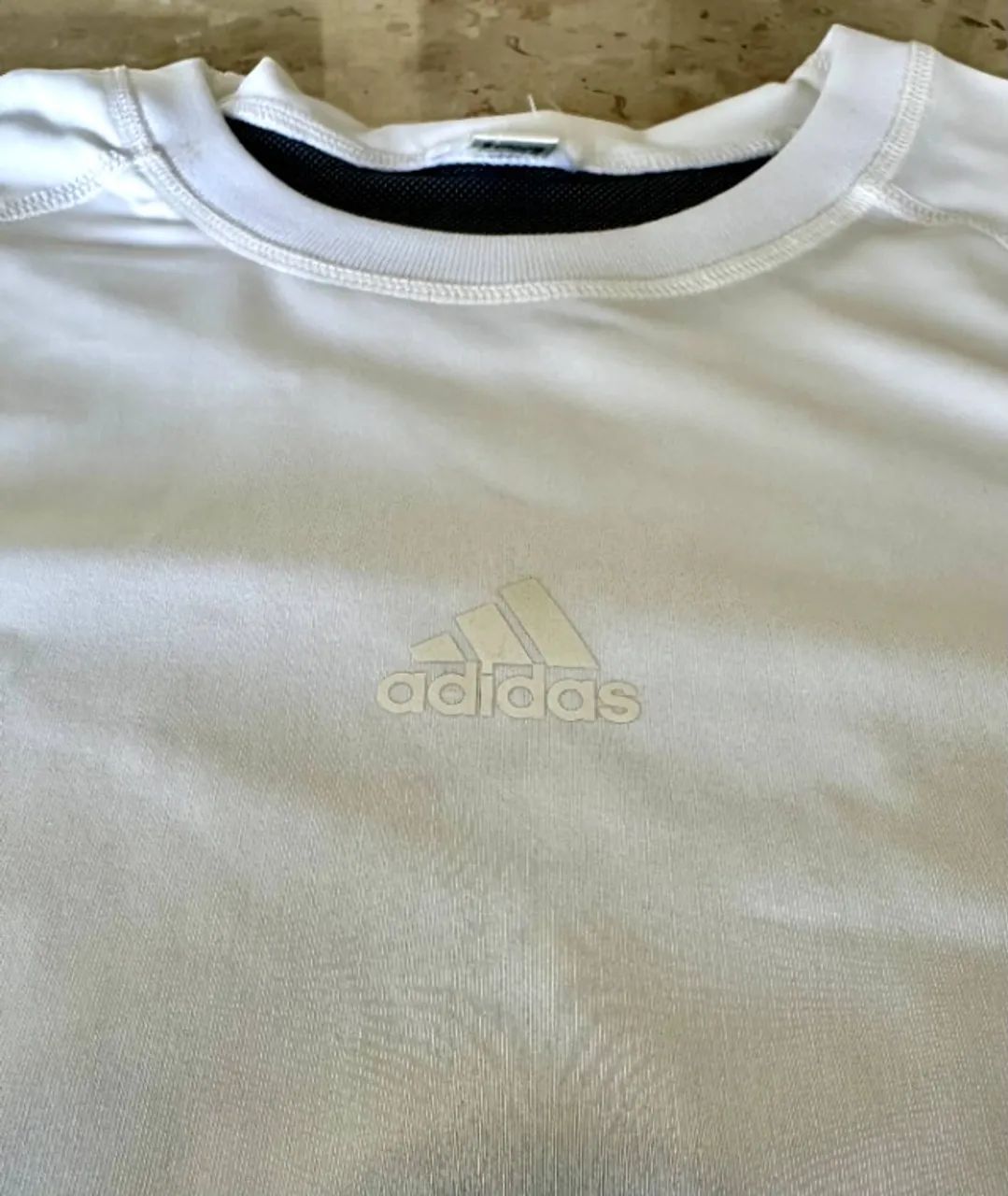 Camiseta térmica Adidas masculina nunca usada - Foto 2