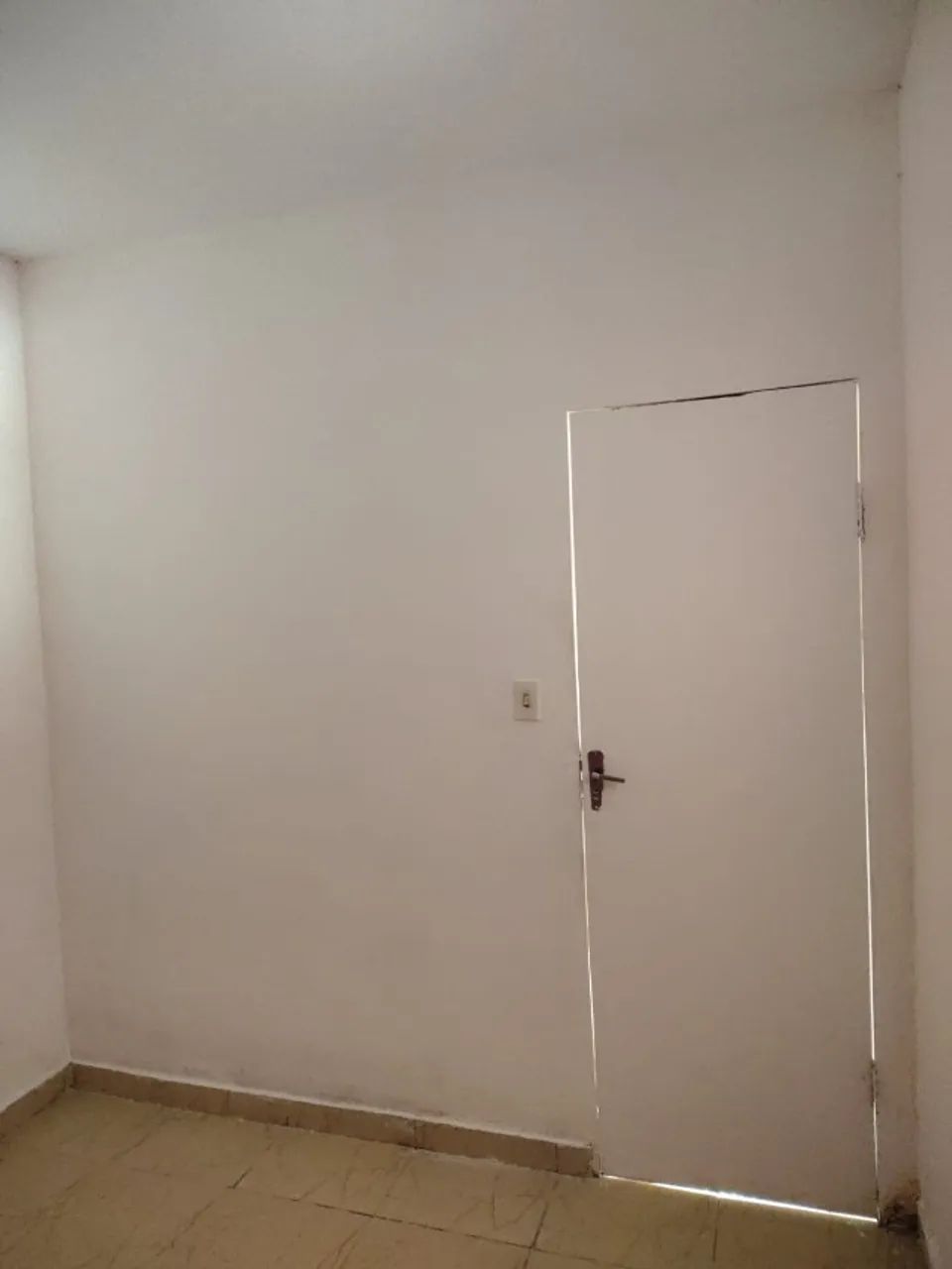 Aluga-se Casa Térrea - 2 Quartos - QROA, Candangolândia