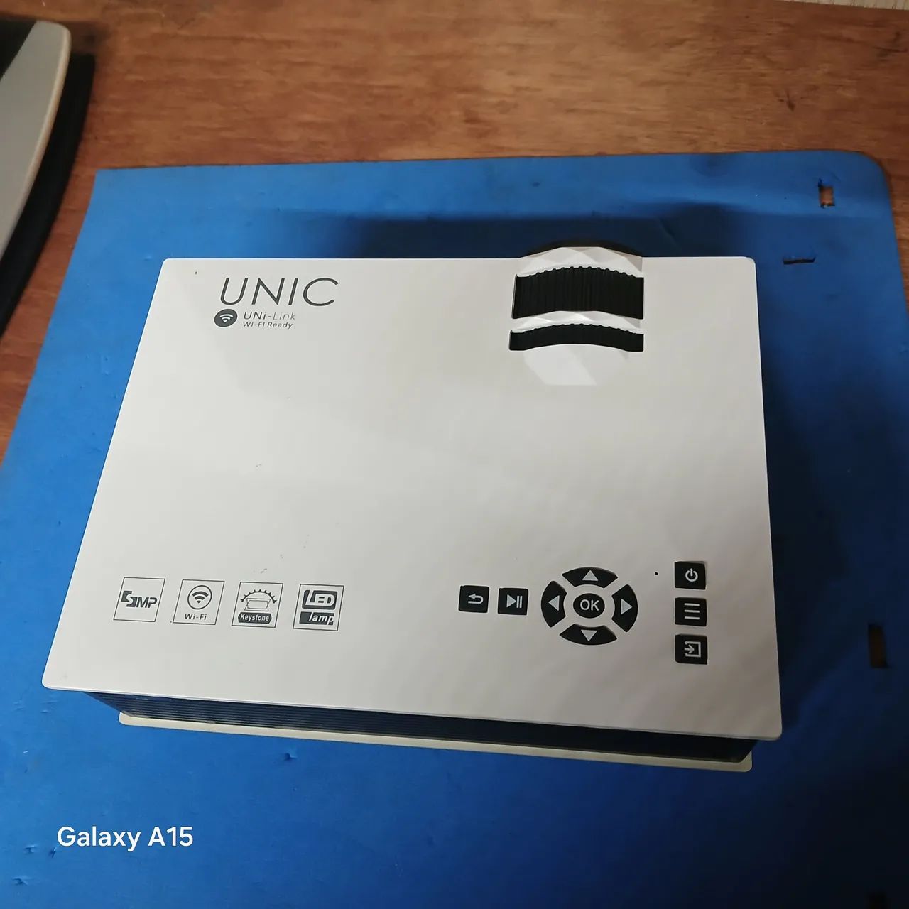 Projetor UNIC - Ótima Qualidade! - Foto 2