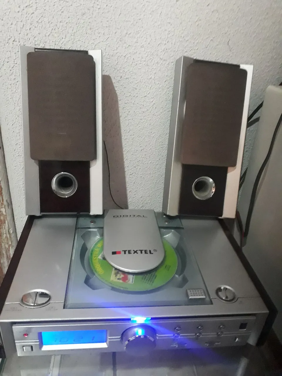 Mini System Textel com CD Player e Caixas de Som