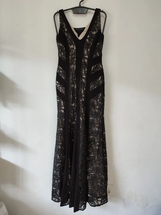 Vestido Longo Preto de Renda