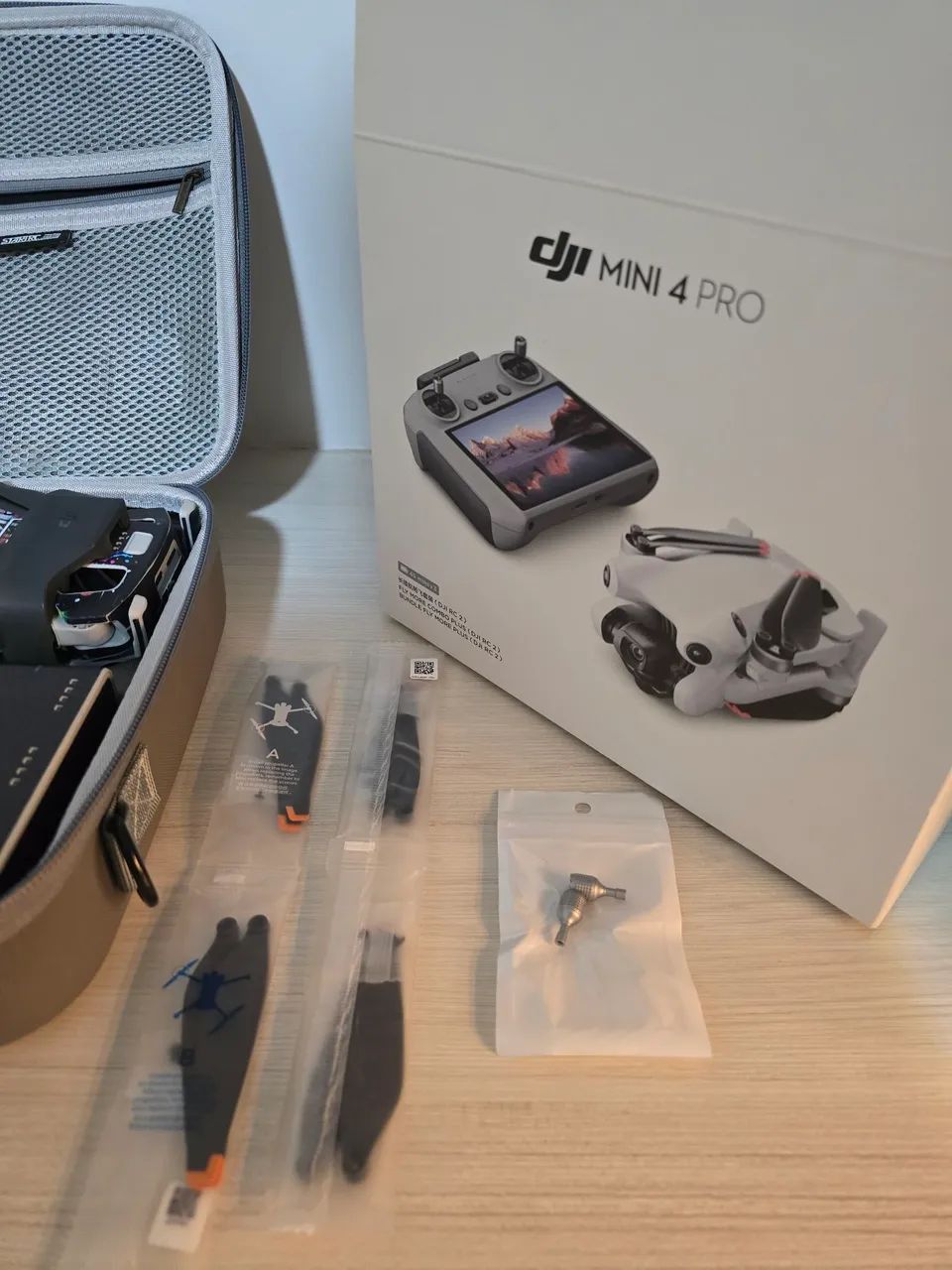 DJI Mini 4 Pro Fly More Combo Plus64167745543681121