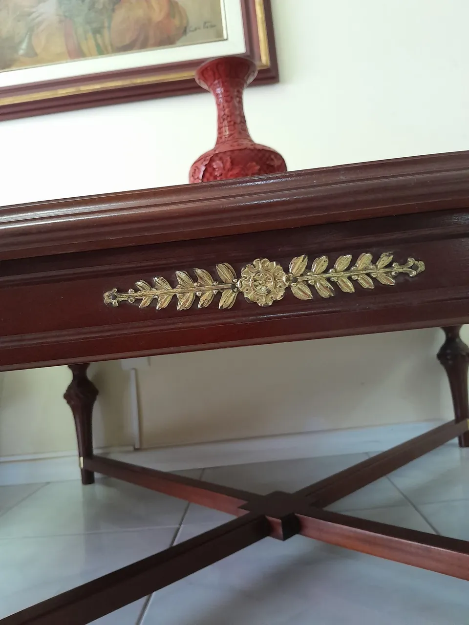 Mesa de centro em madeira maciça