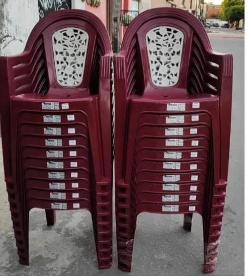 Poltronas Roseane - Cadeiras de Plástico - Foto 4