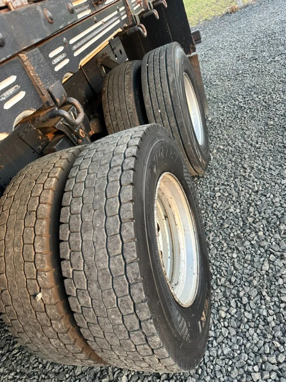 MB Atego 2425 ano 2011 baixa km apenas 400 mil km - filé - Foto 7