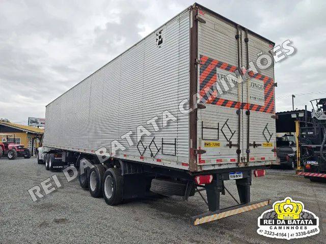 Carreta Baú 3 Eixos 28 Pallets com Pneus 