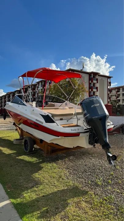 Lancha Ventura 230 com Motor Yamaha 250Hp 4 tempos 2024 - Foto 4