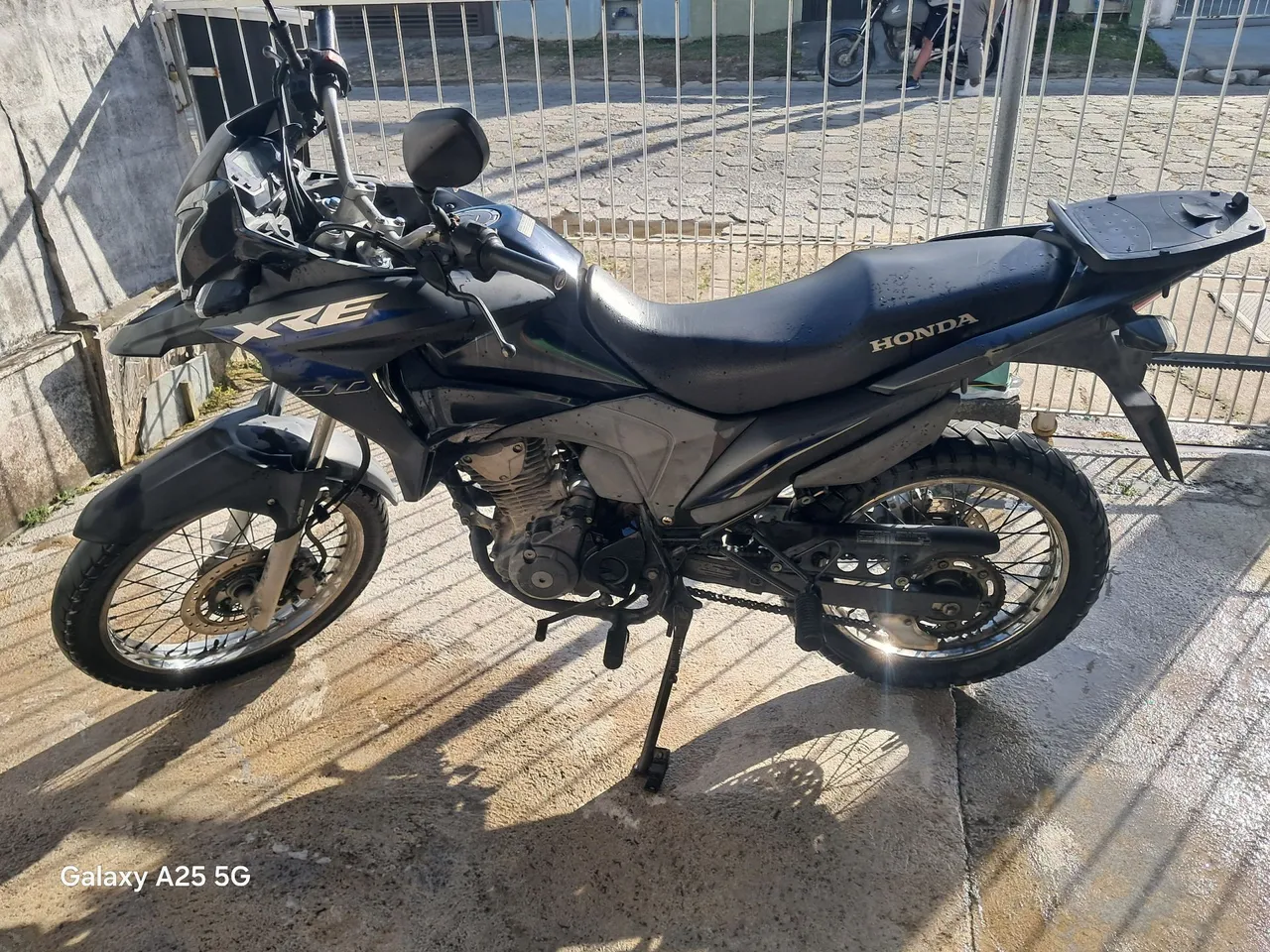 Vendo xre 190 2021 bem Conservada