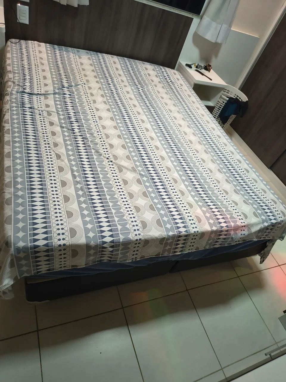 Queen Size Box Bed64307301263107120