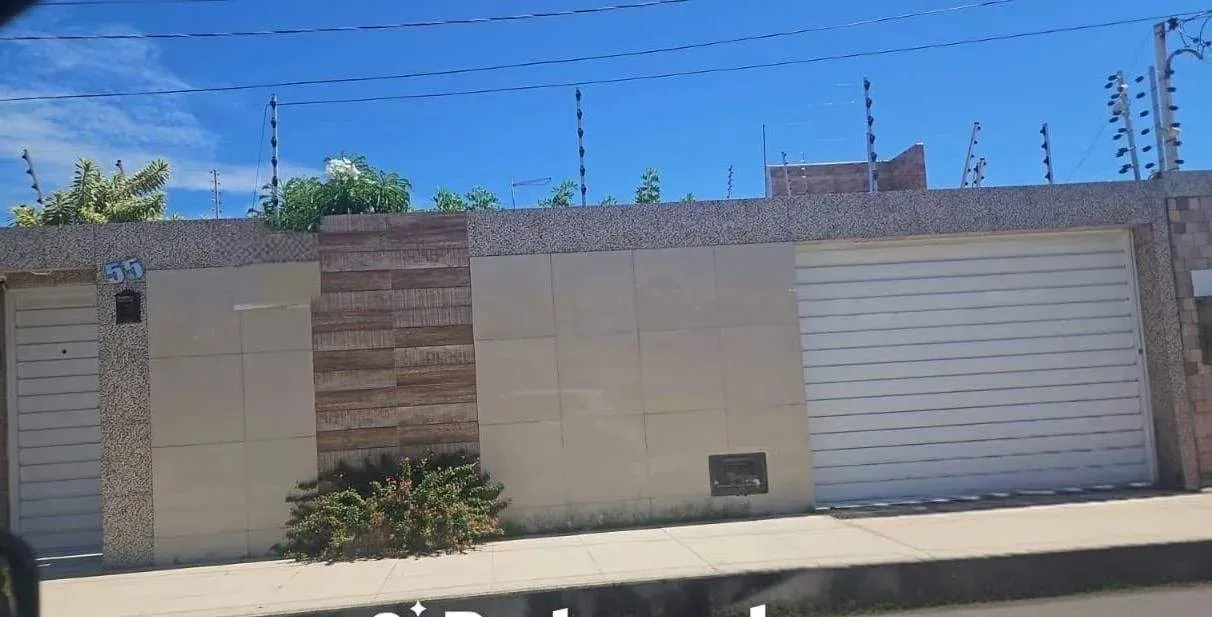 Casa à venda em rua pública, ARUANA, Aracaju, SE