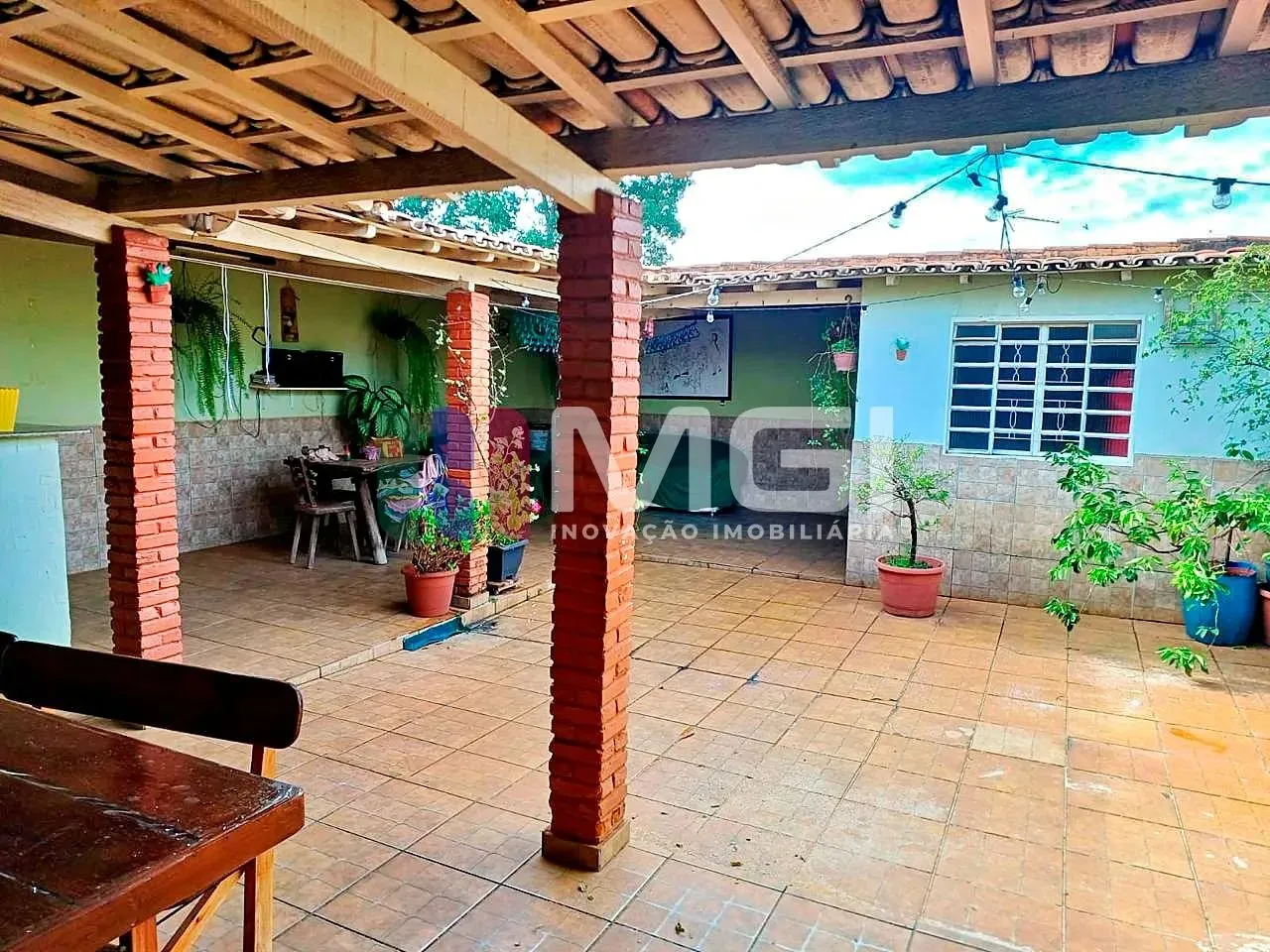 Casa à venda 3 quartos 1 suíte. em Vila Itatiaia - Goiânia - GO