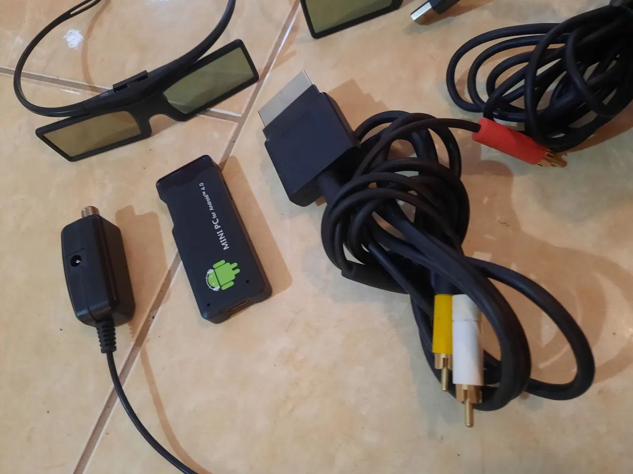 Kinect Kit Xbox 360 with accessories **read the description**64318472963969122