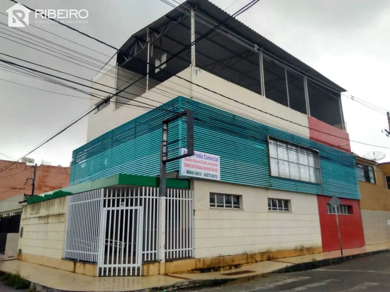 Predio Comercial, Luzia #