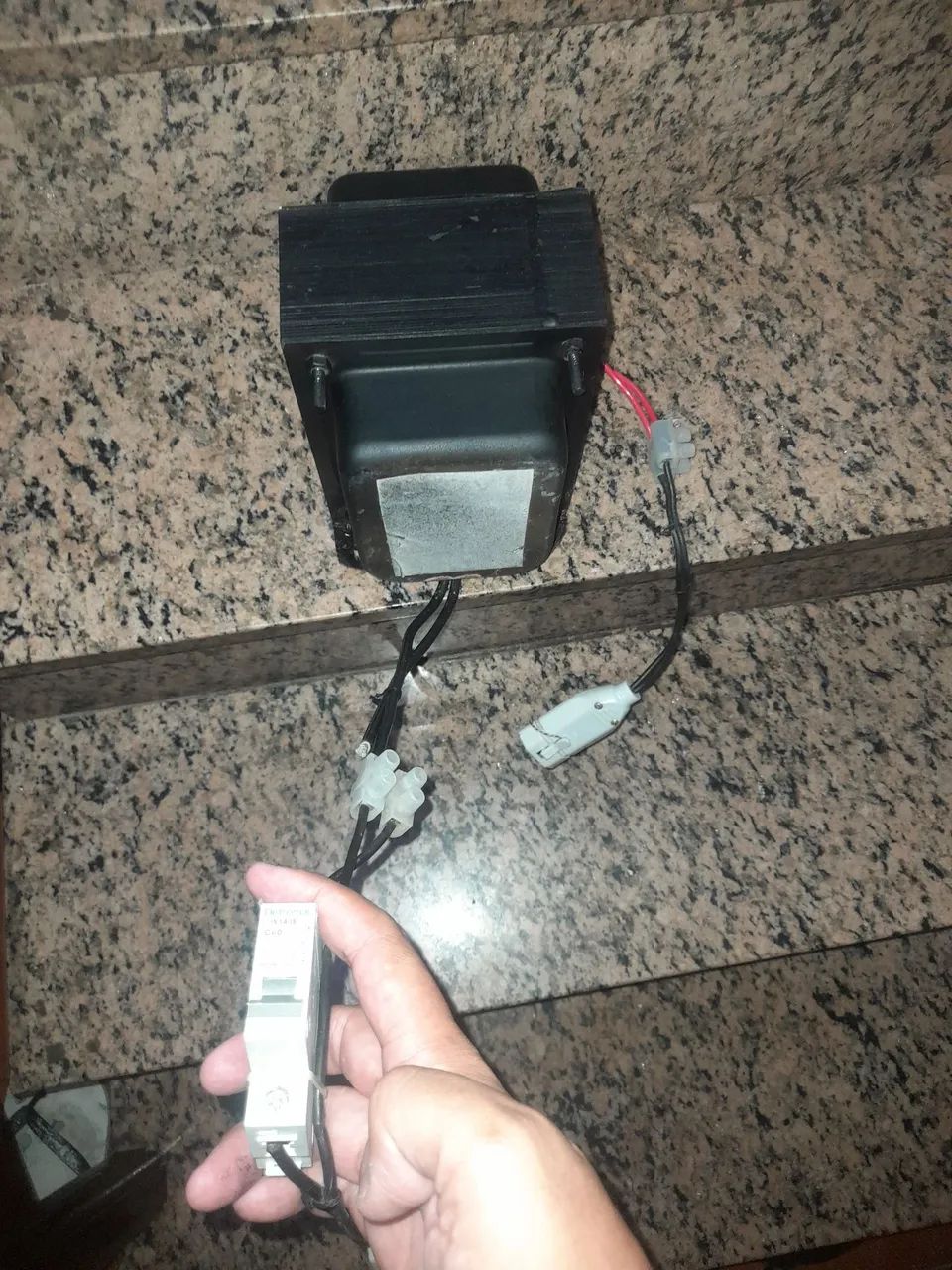 Transformar de voltagens 64850061249665121