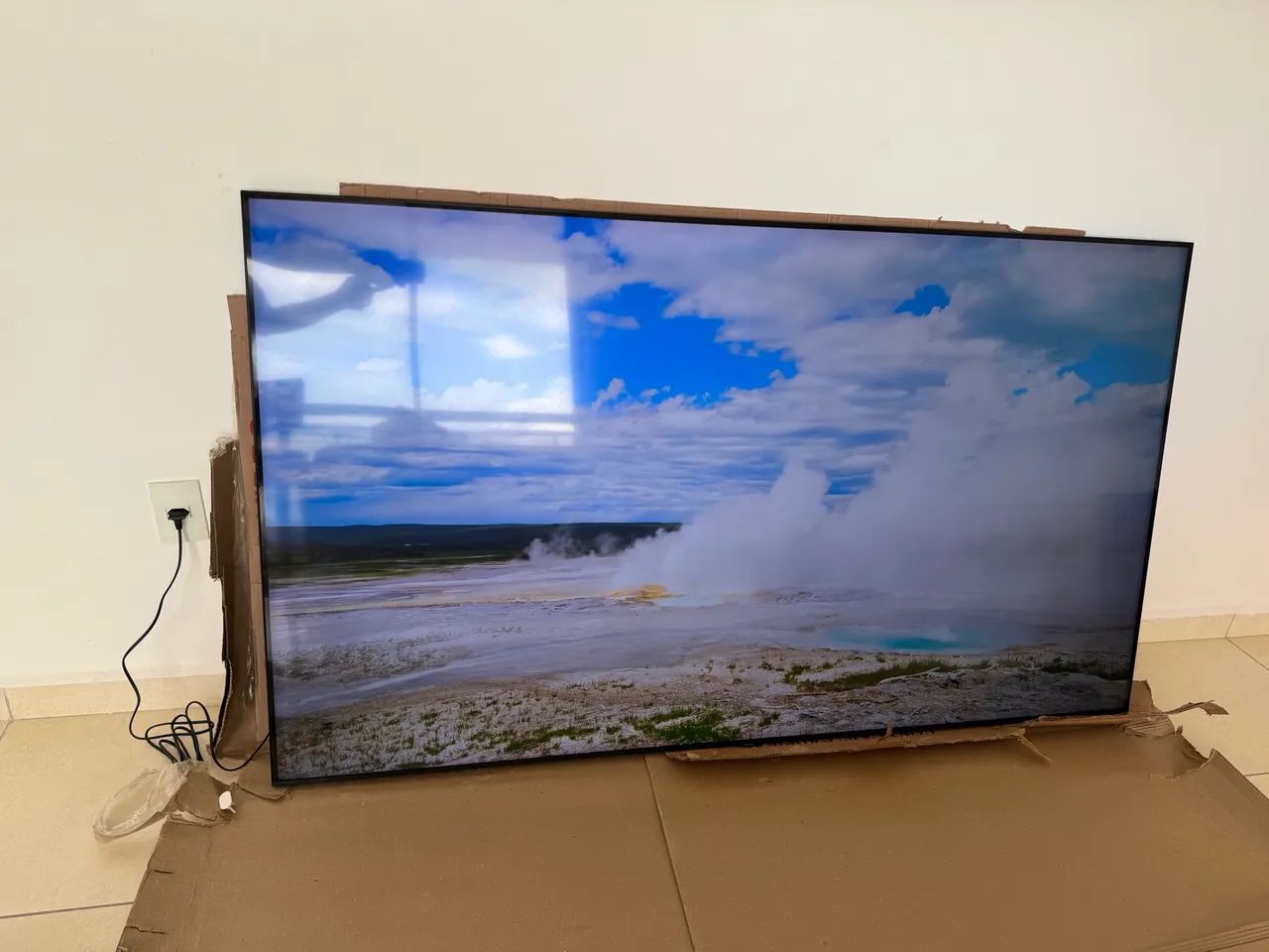 TV Samsung 4K Smart 82 polegadas - Foto 2