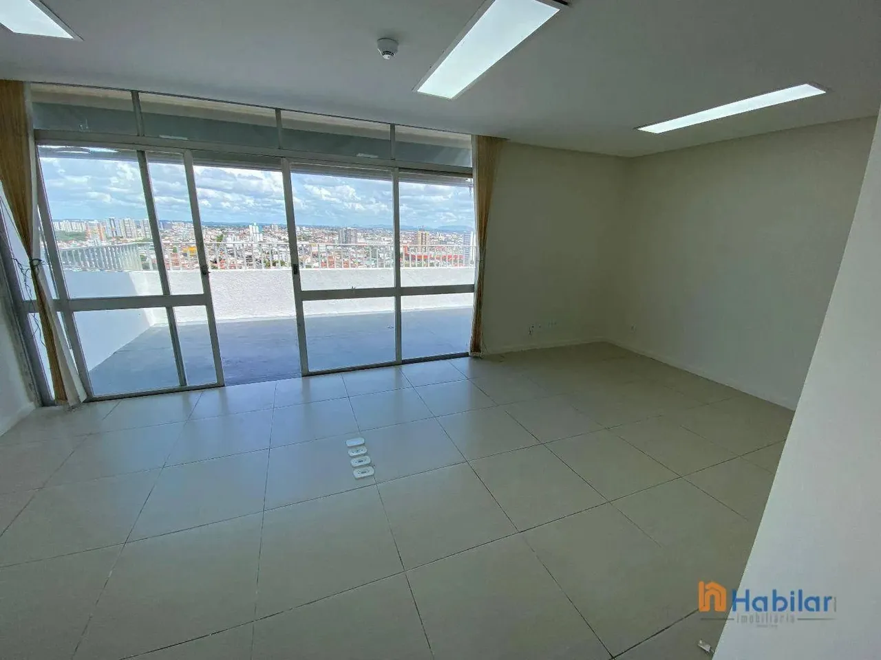 Sala para alugar no Centro Médico Odontológico, 200 m² - São José - Aracaju/SE