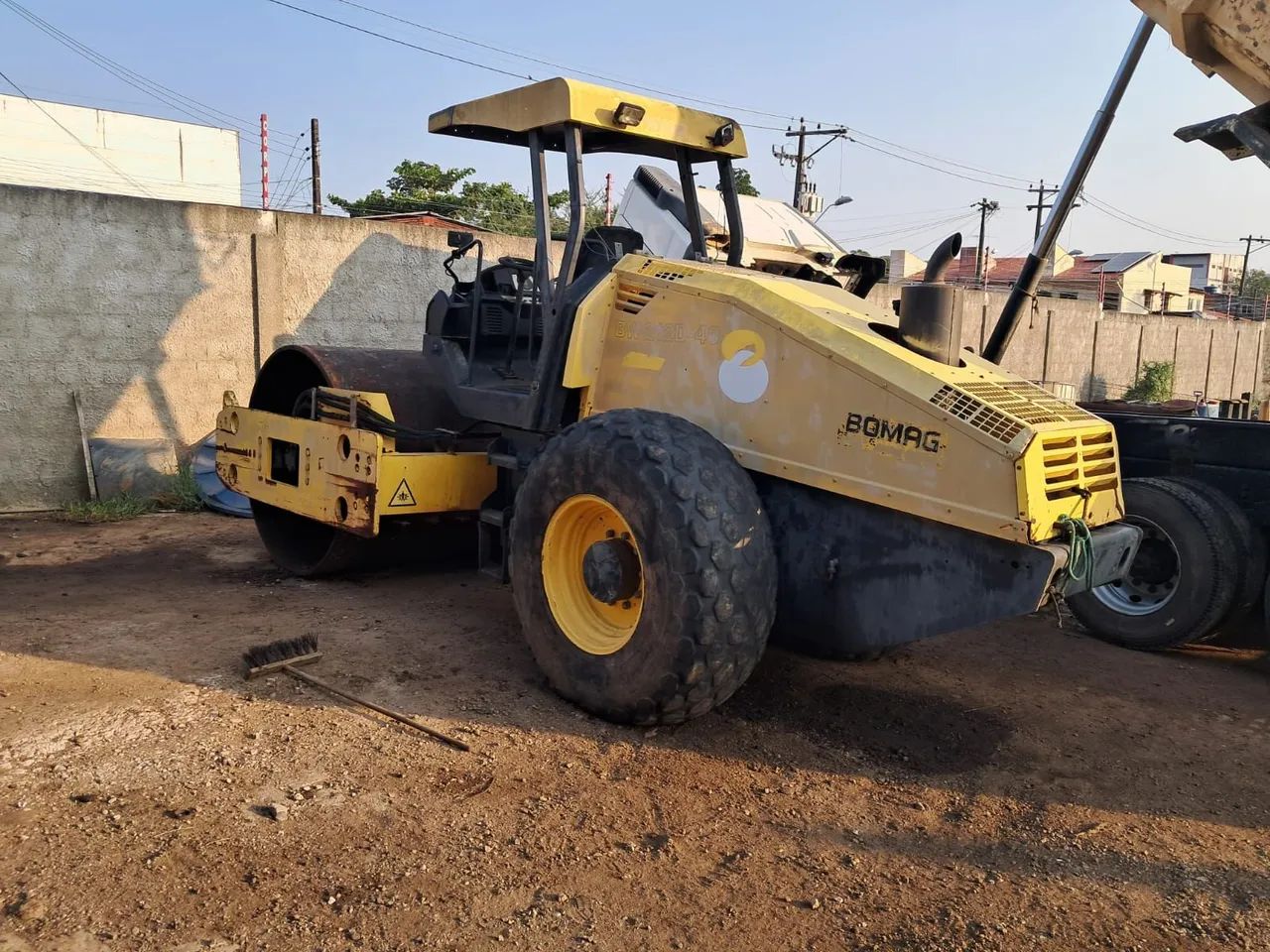 rolo Compactador bomag liso com traçao bw 212D ano 2011 - Foto 3