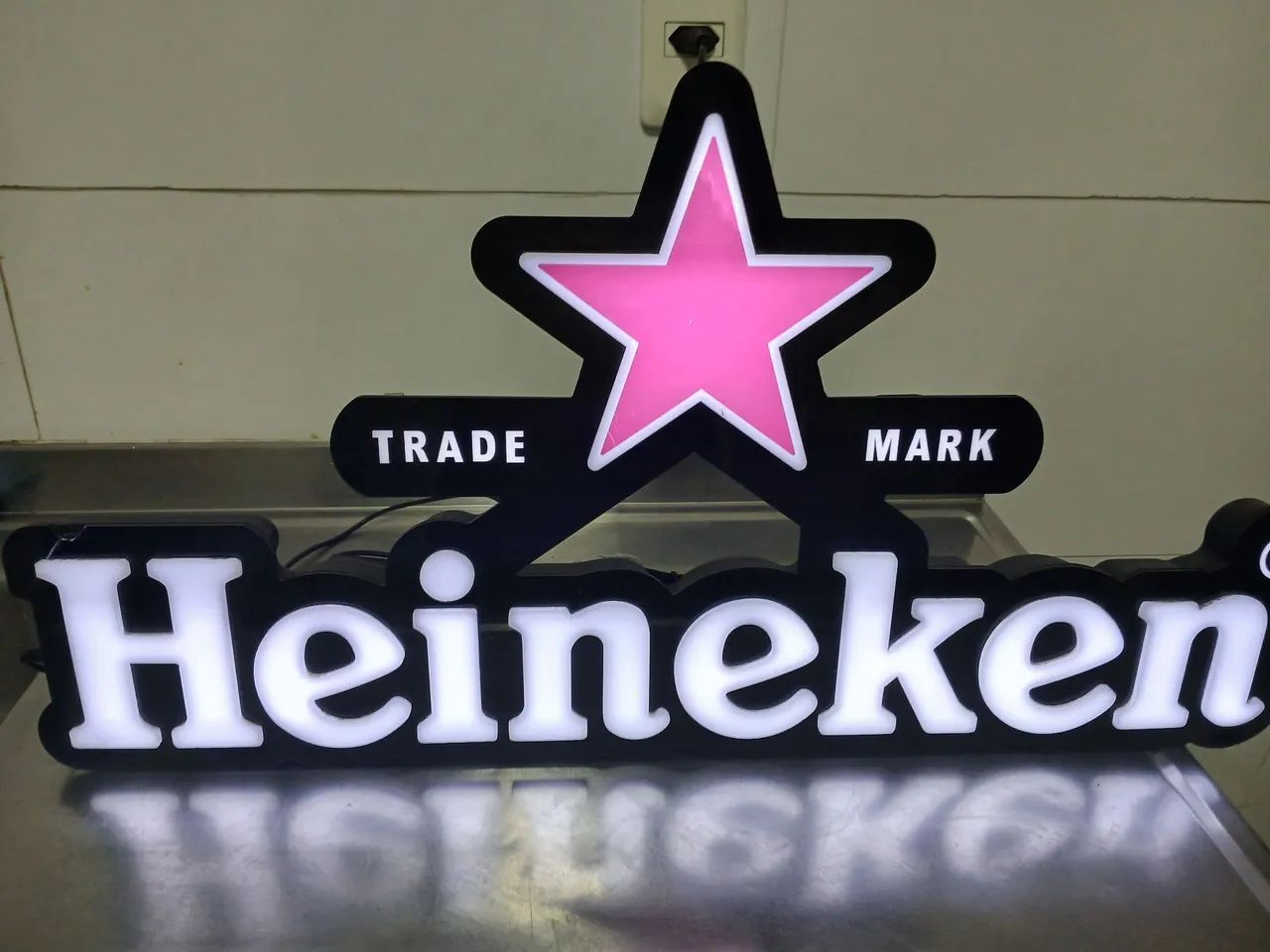 Expositor luminoso Heineken 