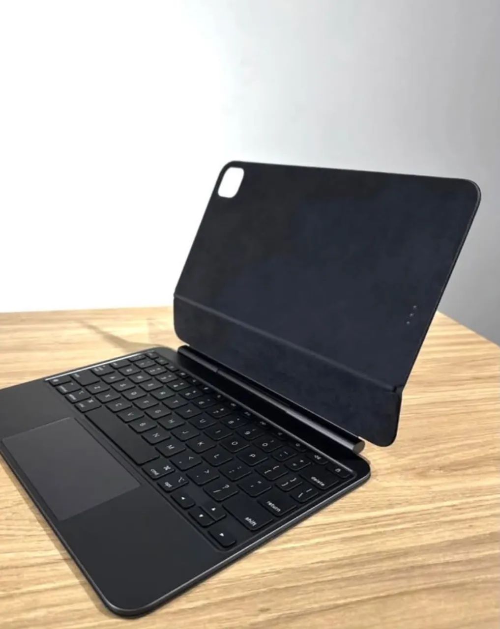 IPAD PRO 11" (GERAÇÃO M4) + MAGIC KEYBOARD - Foto 4
