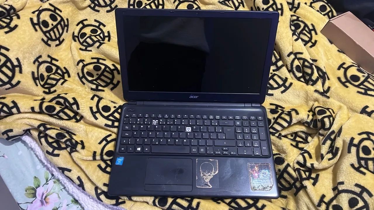 Notebook Acer Aspire E5-411 Para Peças ou Conserto - Tela Quebrada
