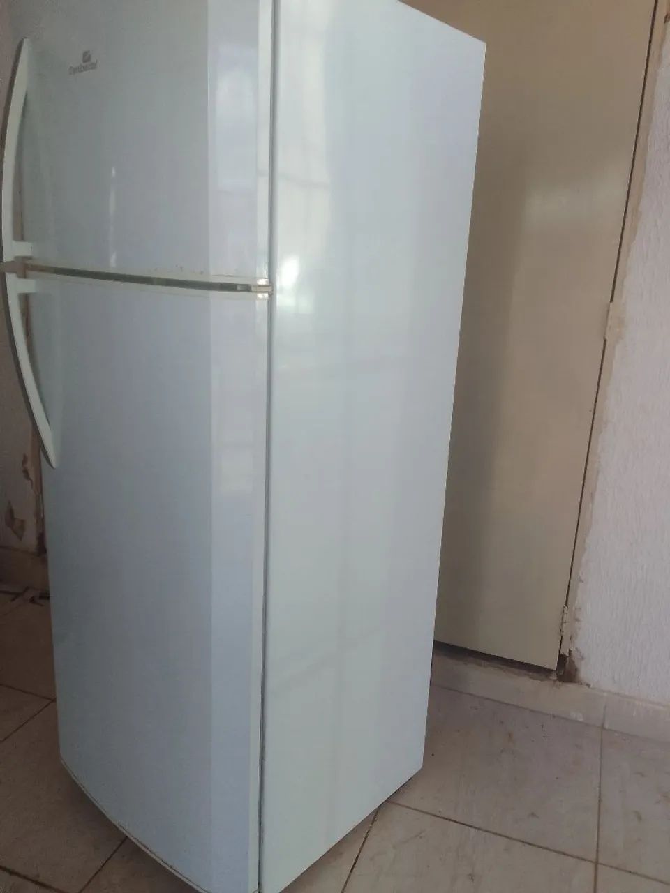 Vendo geladeira continental frost free 450 litros funcionando perfeitamente  - Foto 6